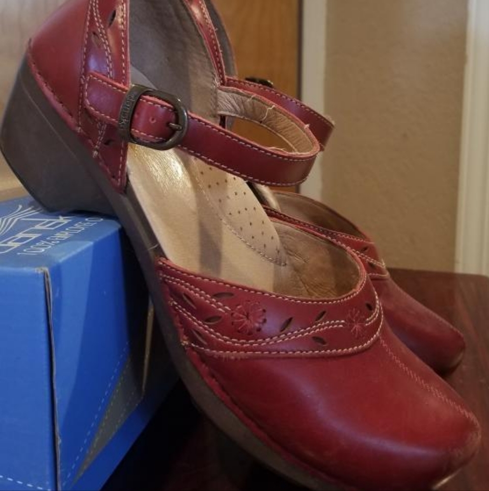 Dansko Mary Jane's